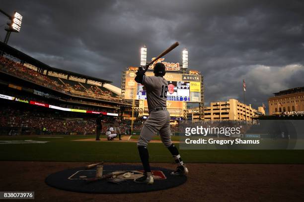 Didi Gregorius of the New York Yankees warms up in the on deck circle in the third inning while playing the Detroit Tigers at Comerica Park on August...
