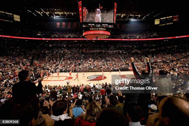 Oregon Center Rockets Moda Cenetr Photos and Premium High Res Pictures - Getty Images