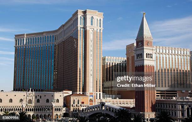 General view of the Venetian Resort hotel Casino, owned by the Las Vegas Sands Corp., November 24, 2008 in Las Vegas, Nevada. The slumping U.S....