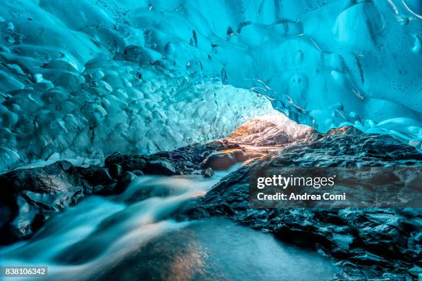 vatnajokull glacier, eastern iceland, iceland, northern europe. - höhle stock-fotos und bilder