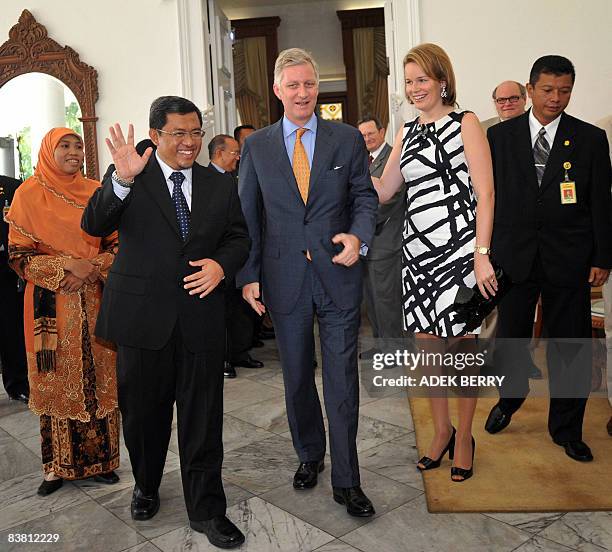 West Java Governor Ahmad Heryawan waves next to Prince Phillipe and Princess Mathilde of Belgium during a meeting in Bandung on November 25, 2008....