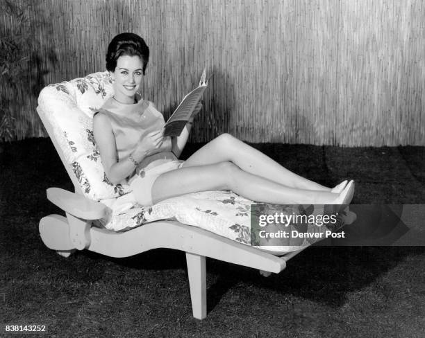 For a lazy summer afternoon it's hard to beat this contoured chaise, pictured here with NBC's actress Eileen O'Neill. And the chaise is easy to...