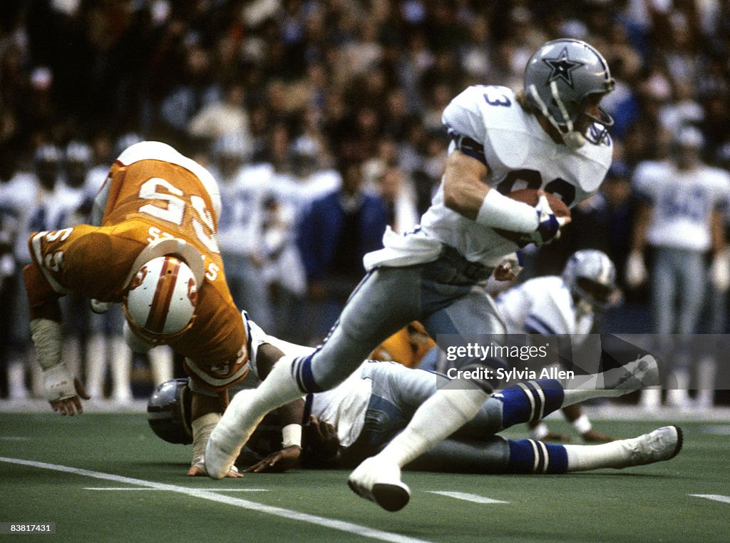 Tampa Bay Dallas Cowboys Football Game Athlete Gulf To Bay Tackle