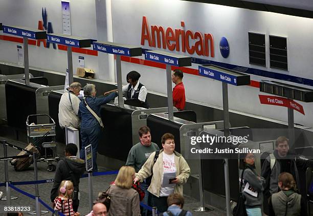 Am Check In 782 American Airlines Check In Stock Photos, High-Res Pictures, and ...