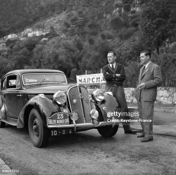 Voiture Hotchkiss au rallye de Monte-Carlo, en France en 1950.