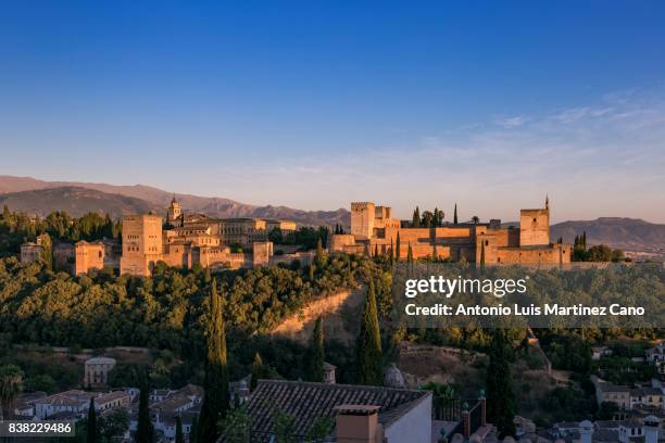 alhambra from the albaicin - alcazaba von alhambra stock-fotos und bilder