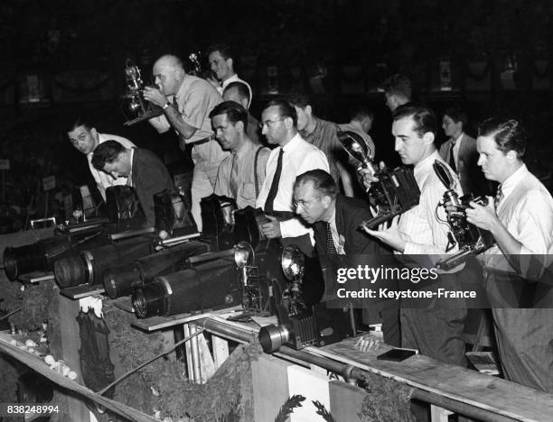 Une rangée de photographes présents à la convention du Parti républicain à Phildalphie, Pennsylvanie, Etats-Unis en 1940.