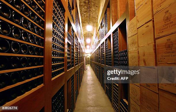 Photo d'une partie de la cave de l'Hôtel de Paris, appartenant à la Société des Bains de Mer, prise le 21 Novembre 2008, à Monaco. Fondée en 1874,...