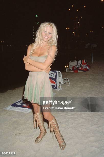 Pamela Anderson attends the Club Pepsi Max party at the Wet N'Wild Theme Park on September 1, 1995 in Orlando, Florida. Docshollywood