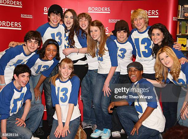 2,338 Original Broadway Cast Recording Stock Photos, High-Res Pictures ...