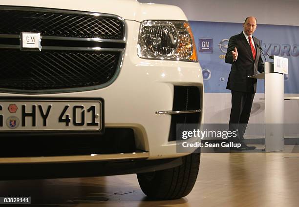 German Transport Minister Wolfgang Tiefensee speaks at a presentation by Opel and GM of the GM Hydrogen 4 fuel cell-powered car on November 26, 2008...