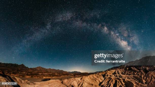 sternenhimmel im death valley - death valley stock-fotos und bilder