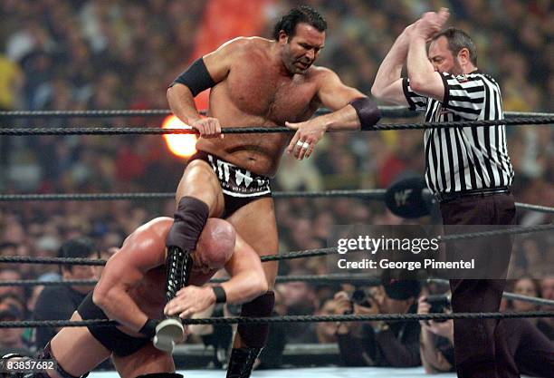Stone Cold Vs Razor Ramon 59 Razor Ramon Photos & High Res Pictures - Getty Images