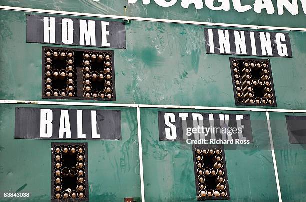 baseball scoreboard, close-up - baseball scoreboard stock pictures, royalty-free photos & images