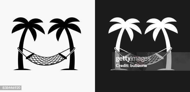 hängematte-symbol auf schwarz und weiß-vektor-hintergründe - hammock-between-palm-trees stock-grafiken, -clipart, -cartoons und -symbole