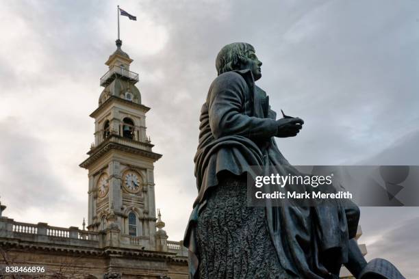 robert burns statue at the octagon, dunedin city centre, otago, new zealand - dunedin foto e immagini stock