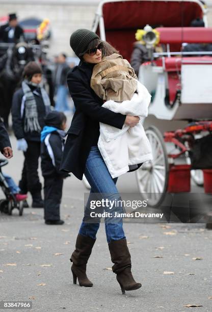 Katie Holmes and Suri Cruise visit Central Park on November 27, 2008 in New York City.