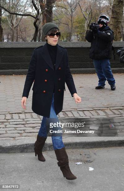 Katie Holmes visits Central Park on November 27, 2008 in New York City.