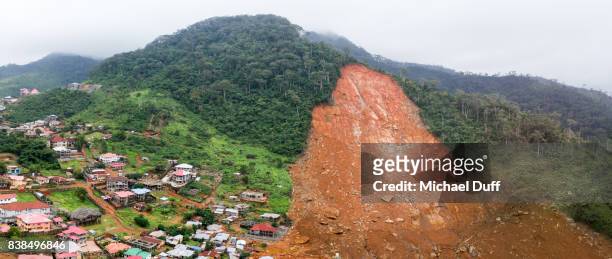 sierra leone mudslide panoramic drone aerial photo - deslizamiento de tierras fotografías e imágenes de stock