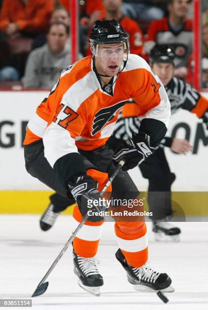 Jeff Carter of the Philadelphia Flyers skates with the puck against the Carolina Hurricanes on November 28, 2008 at the Wachovia Center in...