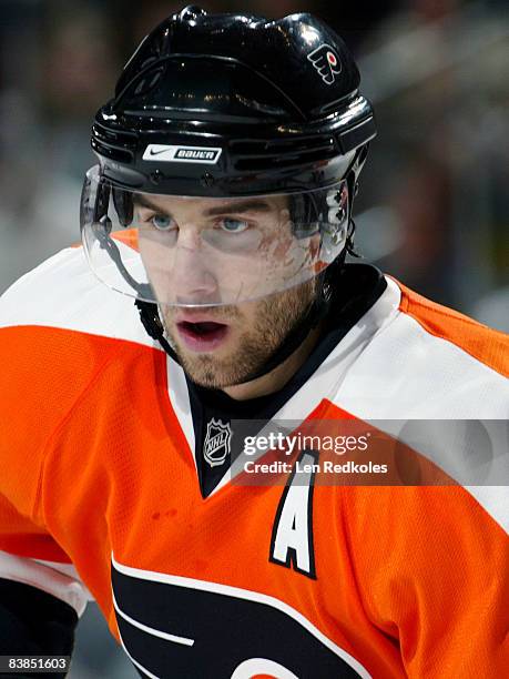 Simon Gagne of the Philadelphia Flyers prepares for a faceoff against the Carolina Hurricanes on November 28, 2008 at the Wachovia Center in...