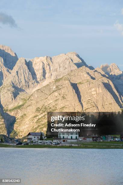 lake misurina,dolomites in summer - destinos turísticos bildbanksfoton och bilder