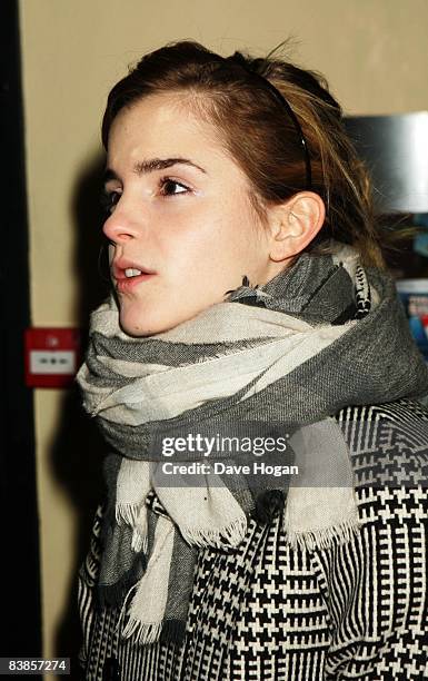 Emma Watson arrives at the UK premiere of Ano Una at Curzon Renoir Cinema on November 29, 2008 in London, England.