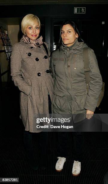 Natalie Imbruglia and guest arrive at the UK premiere of Ano Una at Curzon Renoir Cinema on November 29, 2008 in London, England.