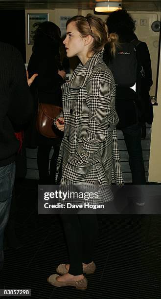 Emma Watson arrives at the UK premiere of Ano Una at Curzon Renoir Cinema on November 29, 2008 in London, England.