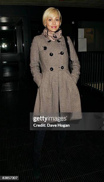 Natalie Imbruglia arrives at the UK premiere of Ano Una at Curzon Renoir Cinema on November 29, 2008 in London, England.