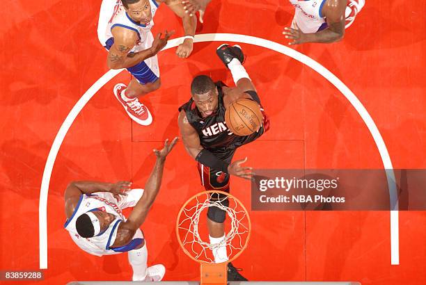 Dwyane Wade of the Miami Heat puts up a shot against Al Thornton of the Los Angeles Clippers at Staples Center on November 29, 2008 in Los Angeles,...