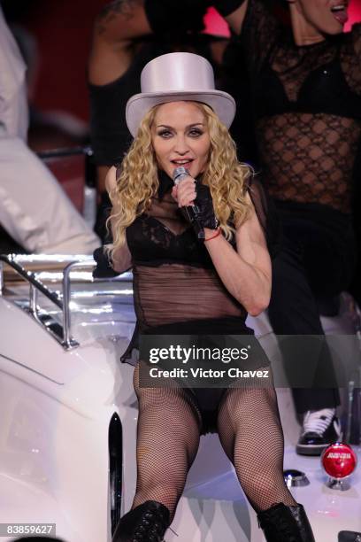 Singer Madonna performs during the "Sticky & Sweet" tour at Foro Sol on November 29, 2008 in Mexico City.