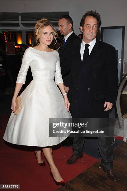 Actress Diane Krugger and actor Vincent Lindon arrive to attend "Pour Elle" Paris Premiere on November 30, 2008 in Paris, France.