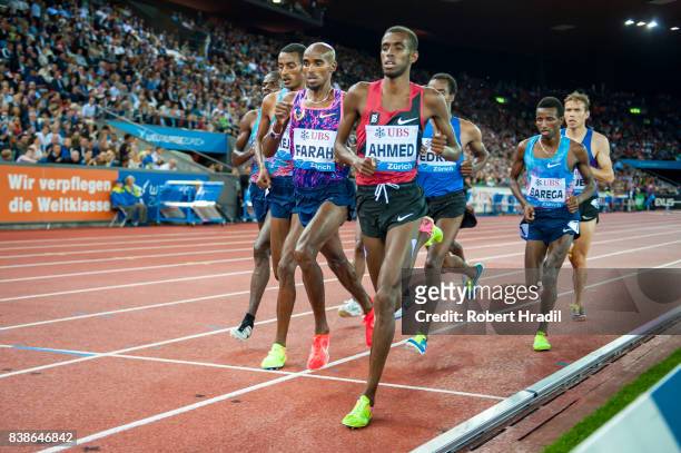 Mo Farah of Great Britain competes in the MenÕs 5000 metres during the Diamond League Athletics meeting 'Weltklasse' on August 24, 2017 at the...