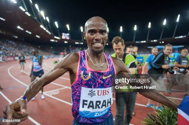 Mo Farah of Great Britain celebrates his win during the Diamond League Athletics meeting 'Weltklasse' on August 24, 2017 at the Letziground stadium...