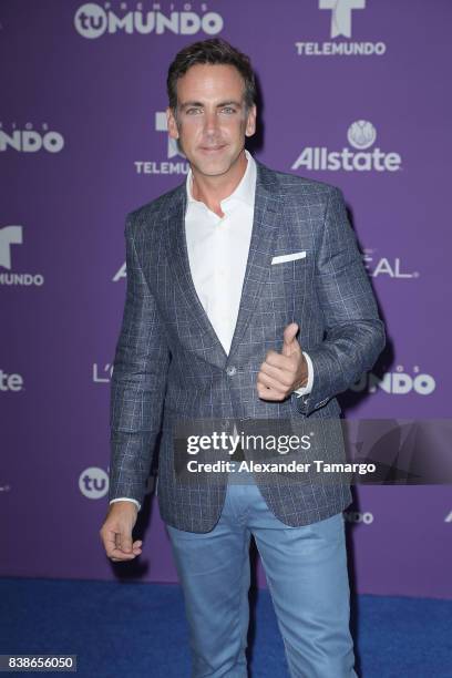 Carlos Ponce arrives at Telemundo's 2017 "Premios Tu Mundo" at American Airlines Arena on August 24, 2017 in Miami, Florida.
