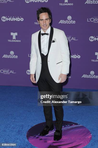 Mauricio Ochmann arrives at Telemundo's 2017 "Premios Tu Mundo" at American Airlines Arena on August 24, 2017 in Miami, Florida.