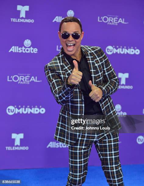 Alexis Valdes arrives at Telemundo's 2017 'Premios Tu Mundo' at American Airlines Arena on August 24, 2017 in Miami, Florida.