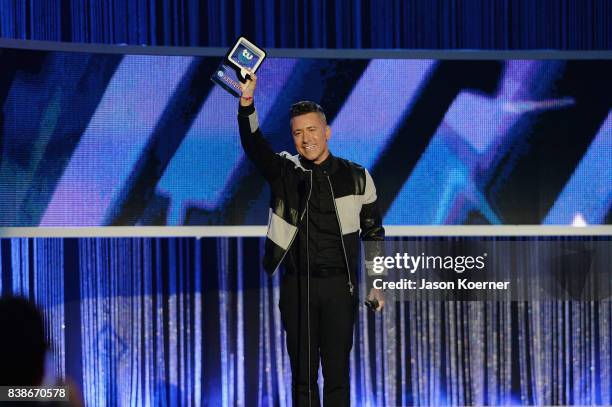 Jorge Bernal accepts award on stage at Telemundo's 2017 "Premios Tu Mundo" at American Airlines Arena on August 24, 2017 in Miami, Florida.