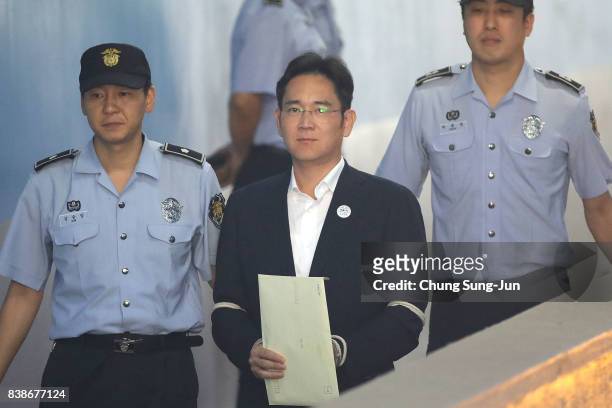 Lee Jae-yong, Samsung Group heir arrives at Seoul Central District Court to hear the bribery scandal verdict on August 25, 2017 in Seoul, South...