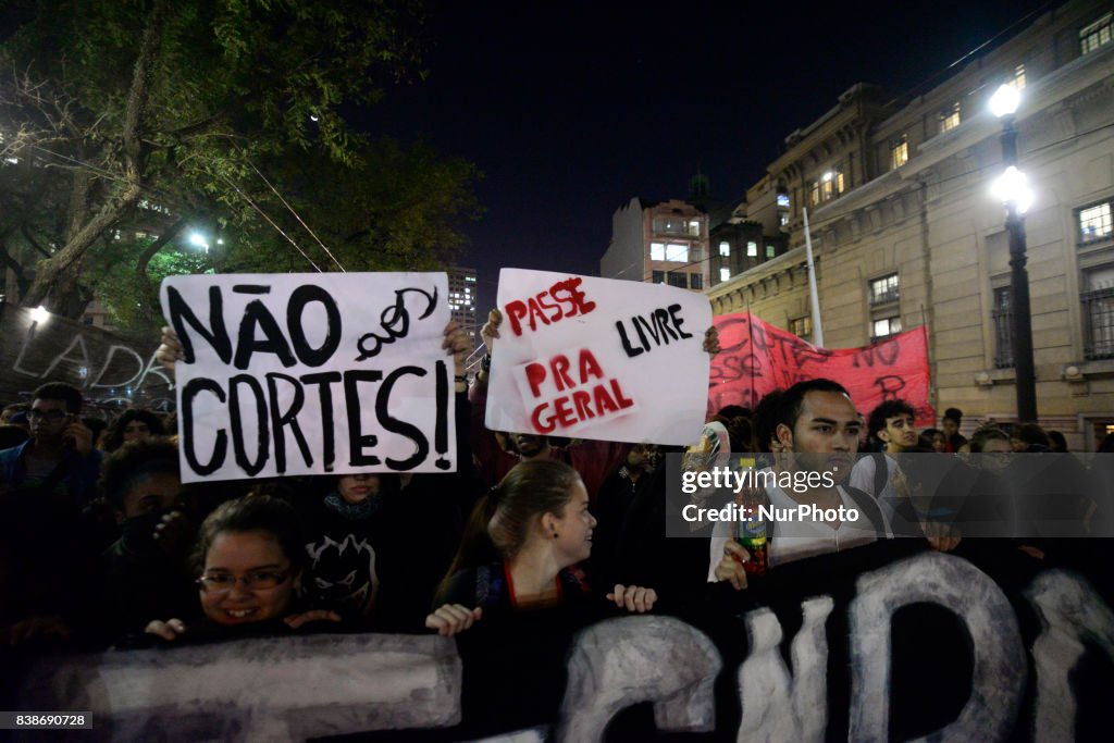 Protest against the restriction of the Student Free Pass in São Paulo