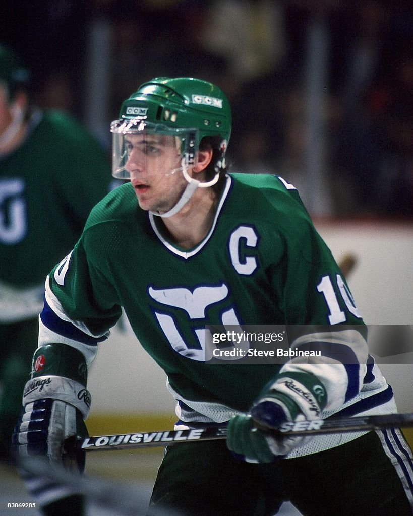 Hartford Whalers v Boston Bruins