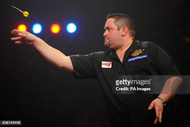 England's Alan Norris in action during the quarter finals of the BDO World Professional Darts Championships at the Lakeside Complex, Surrey.