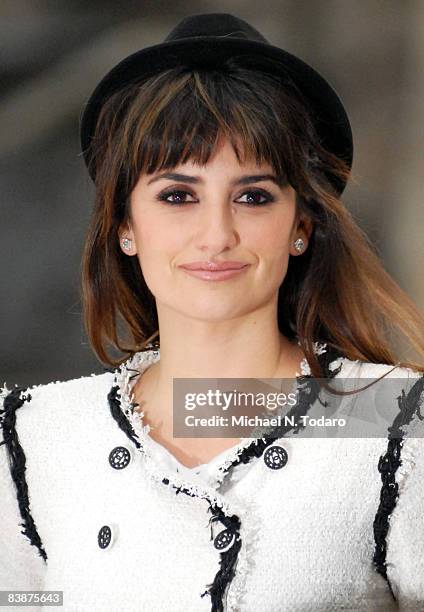 Actress Penelope Cruz attends the opening of the Unbreakable Kiss Mistletoe installation in Madison Square Park on December 1, 2008 in New York City.