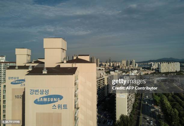 230 Ed Yong Stock Photos, High-Res Pictures, and Images - Getty Images