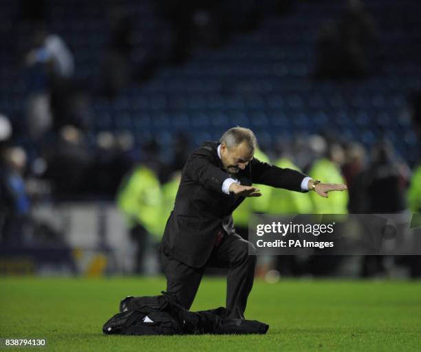 Charlton Athletic's caretaker Manager Keith Peacock waves good bye to the fans during the npower League One match at Hillsborough, Sheffield.