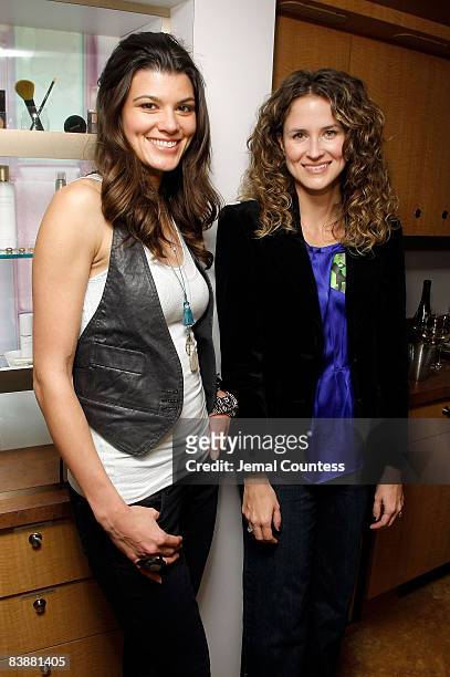 Model/Actress Summer Rayne Oaks and Anna Bryce attend the Amway Global presentation of Tina Turner Live in Concert at Madison Square Garden on...