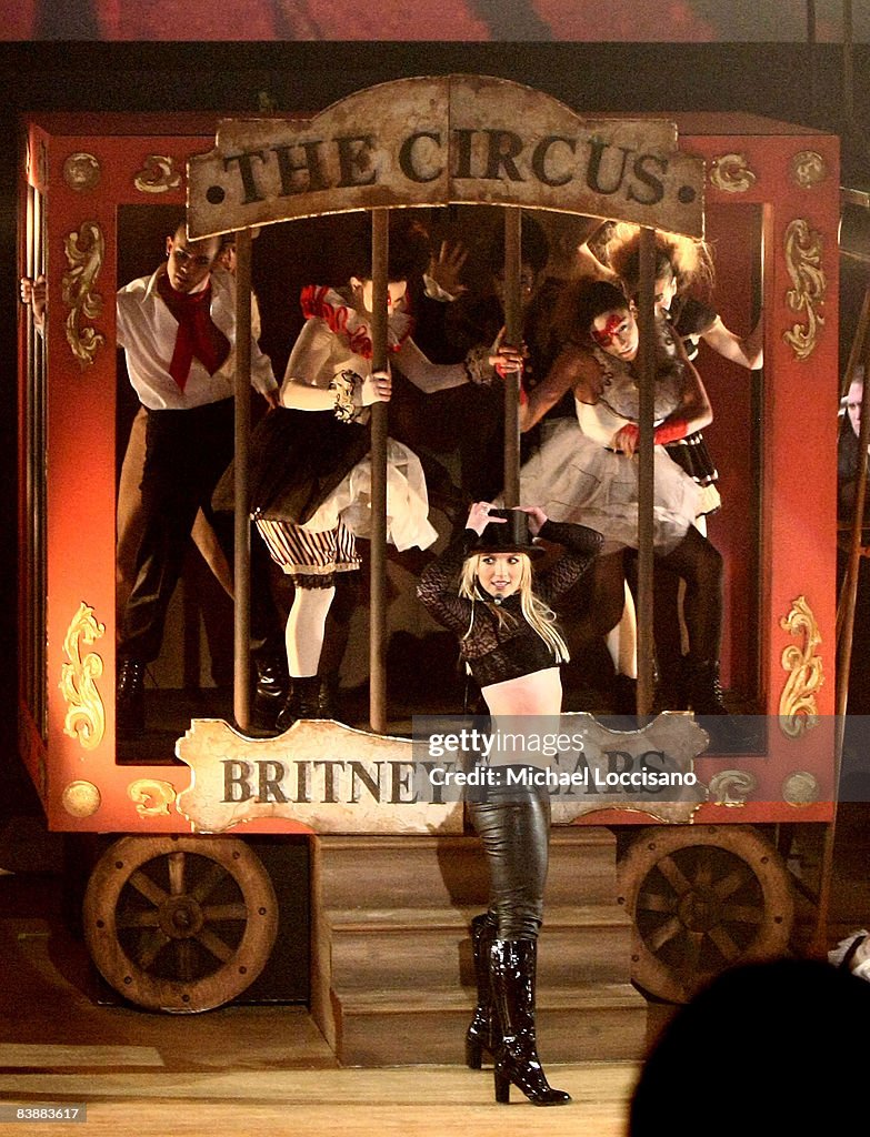 Britney Spears Performs on ABC's "Good Morning America" - December 2, 2008