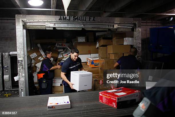 Fedex Container Packages Mailed Package Photos and Premium High Res Pictures - Getty Images