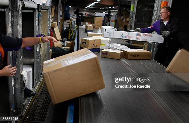 Fedex Container Packages 82 Shipping Containers For Sale Miami Stock Photos, High-Res Pictures ...